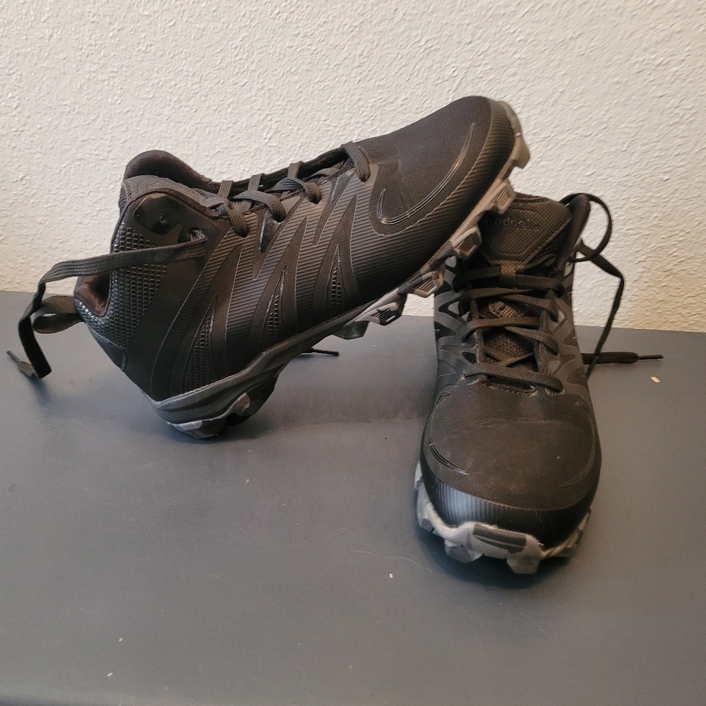 Riddell Cleats Size 8
